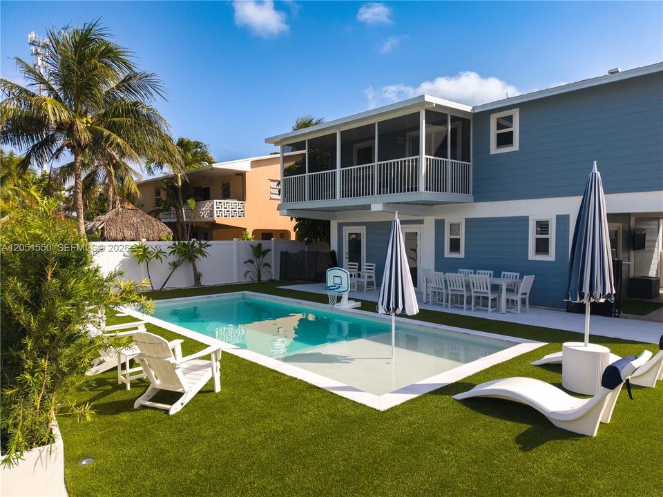 For Rent: $12,500 (4 beds, 3 baths, 1800 Square Feet)