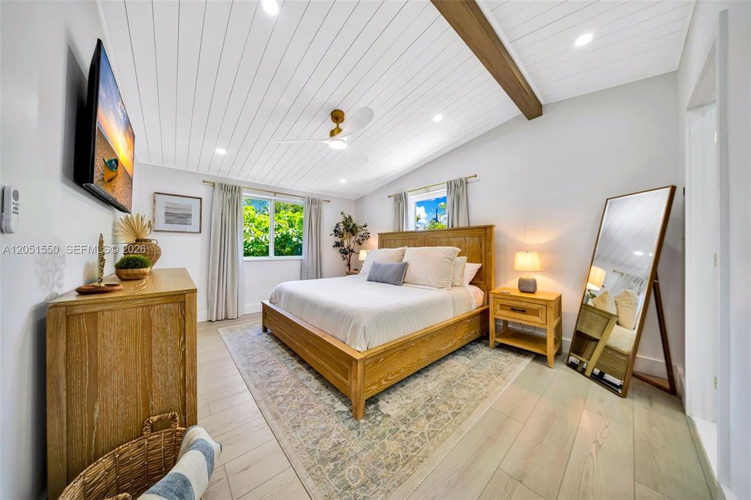 For Rent: $12,500 (4 beds, 3 baths, 1800 Square Feet)