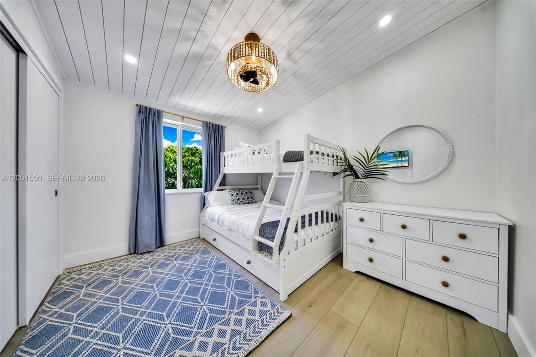 For Rent: $12,500 (4 beds, 3 baths, 1800 Square Feet)