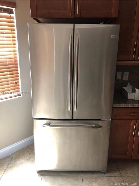 В аренду: $4,800 (5 спален, 4 ванн, 2740 Квадратных фут)