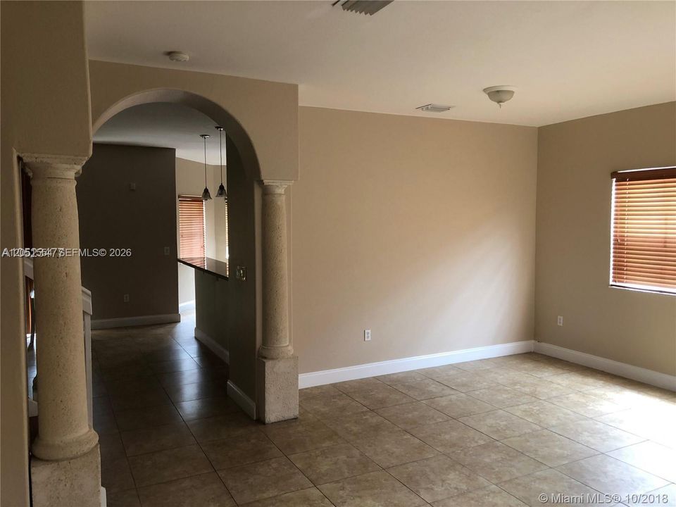 В аренду: $4,800 (5 спален, 4 ванн, 2740 Квадратных фут)