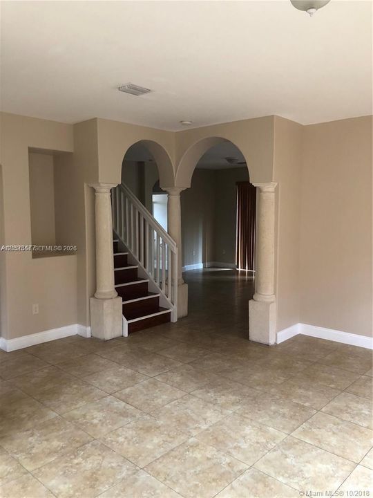 В аренду: $4,800 (5 спален, 4 ванн, 2740 Квадратных фут)