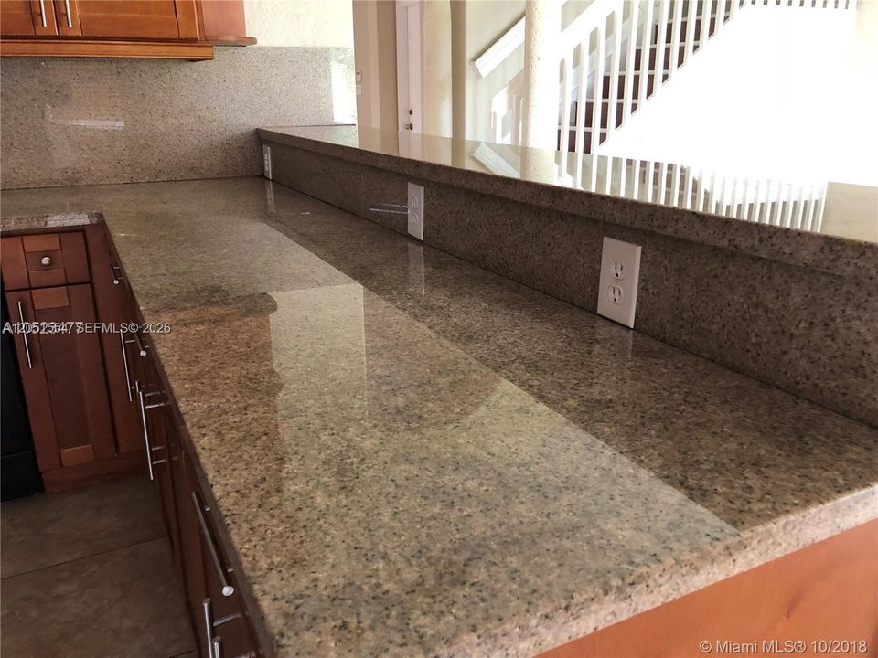 В аренду: $4,800 (5 спален, 4 ванн, 2740 Квадратных фут)