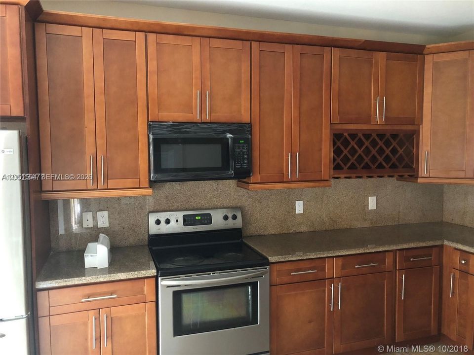 В аренду: $4,800 (5 спален, 4 ванн, 2740 Квадратных фут)
