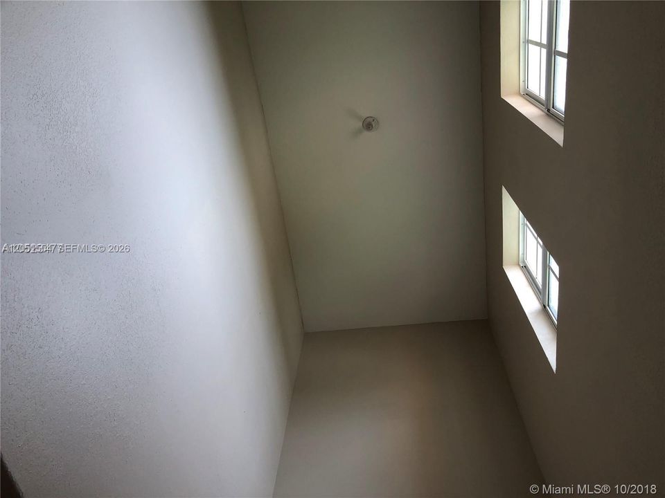 В аренду: $4,800 (5 спален, 4 ванн, 2740 Квадратных фут)