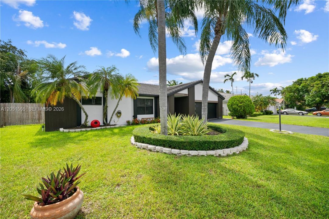 For Sale: $775,000 (3 beds, 2 baths, 1870 Square Feet)