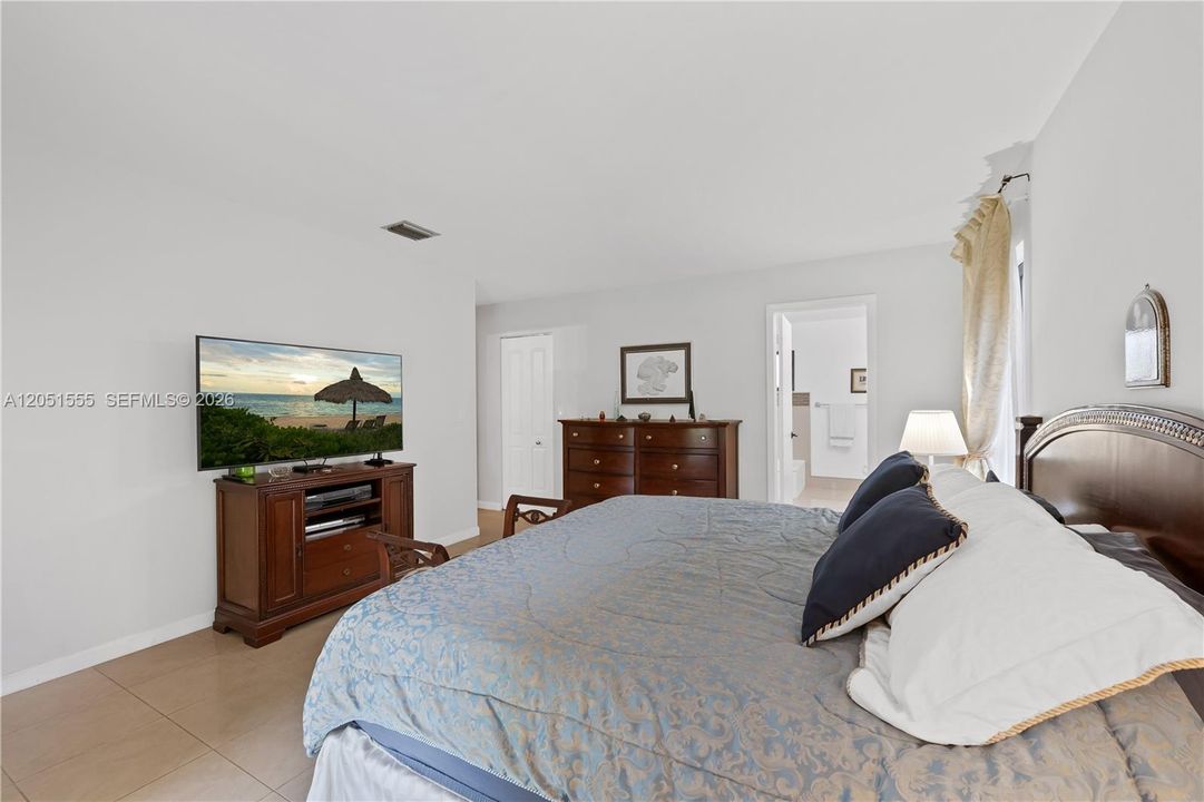 For Sale: $775,000 (3 beds, 2 baths, 1870 Square Feet)