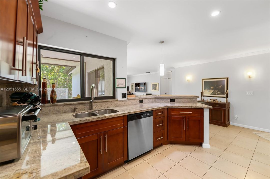 For Sale: $775,000 (3 beds, 2 baths, 1870 Square Feet)