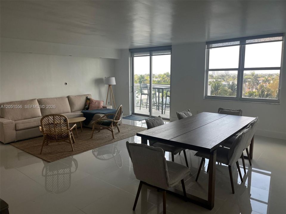 For Rent: $4,700 (2 beds, 2 baths, 1484 Square Feet)