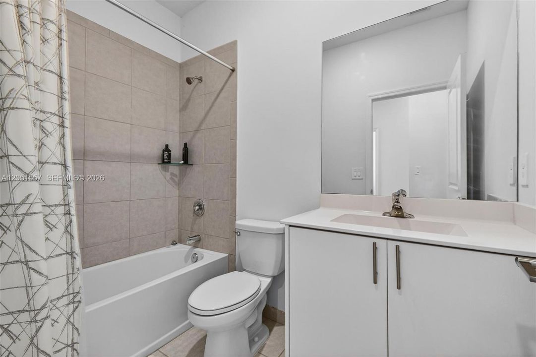 На продажу: $419,000 (3 спален, 2 ванн, 1827 Квадратных фут)