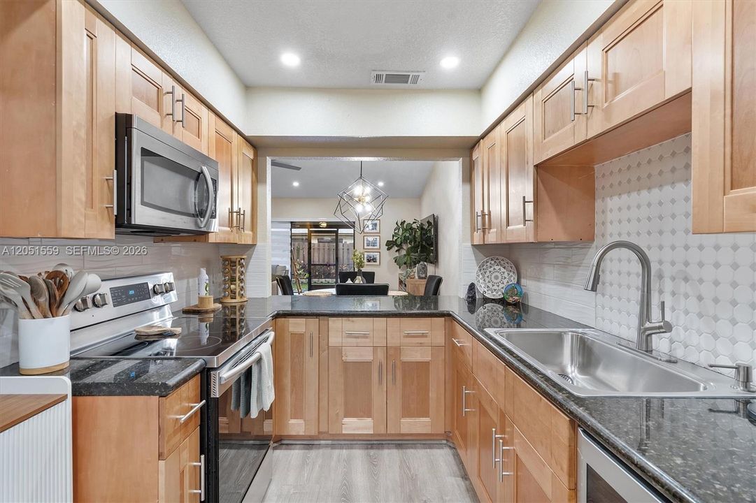 В аренду: $2,750 (2 спален, 2 ванн, 1101 Квадратных фут)