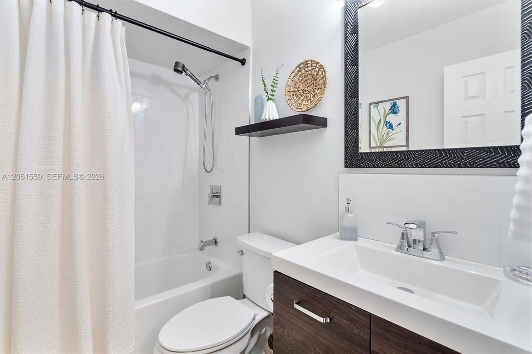В аренду: $2,750 (2 спален, 2 ванн, 1101 Квадратных фут)