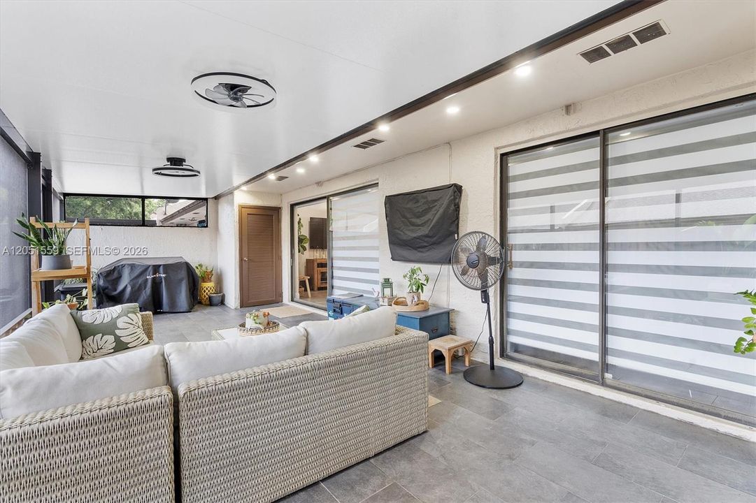 В аренду: $2,750 (2 спален, 2 ванн, 1101 Квадратных фут)