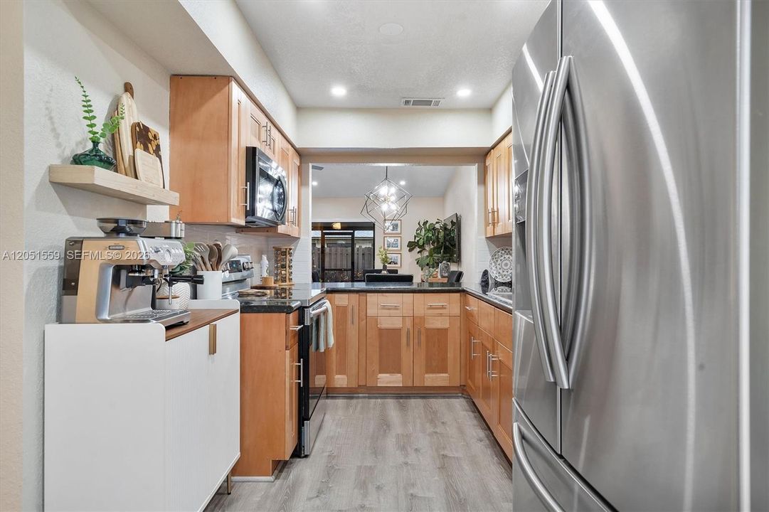 В аренду: $2,750 (2 спален, 2 ванн, 1101 Квадратных фут)