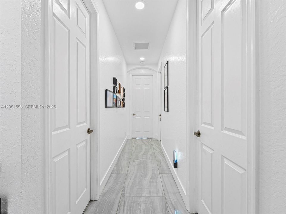 Activo con contrato: $3,799 (4 camas, 2 baños, 2275 Pies cuadrados)