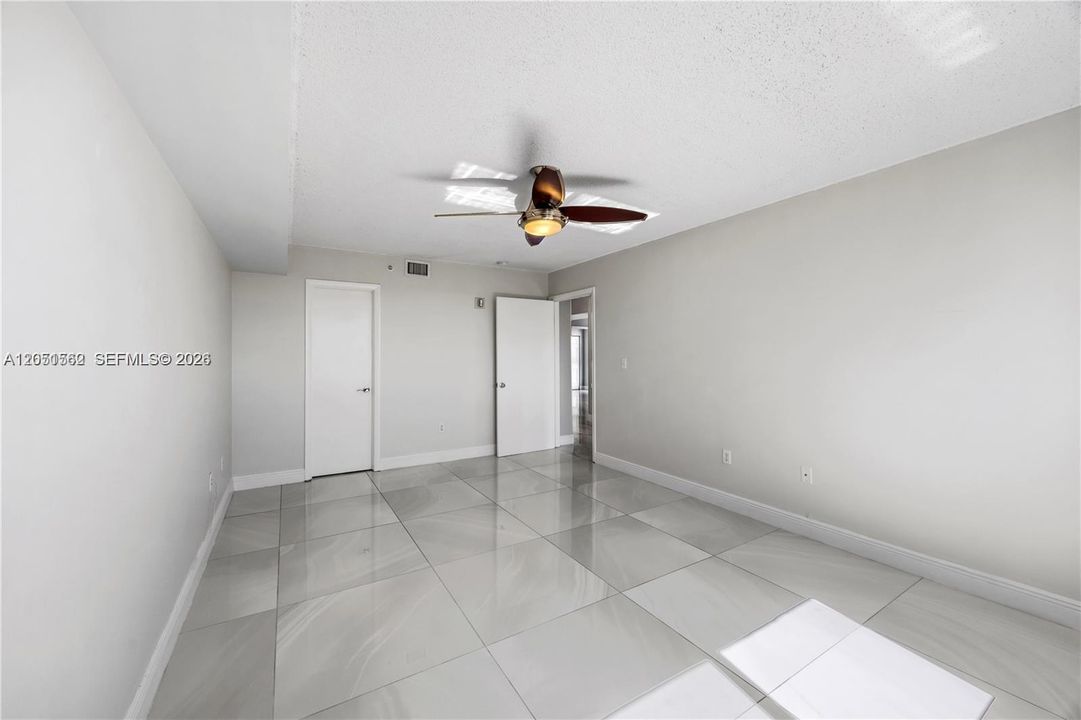 For Sale: $429,000 (1 beds, 2 baths, 1340 Square Feet)