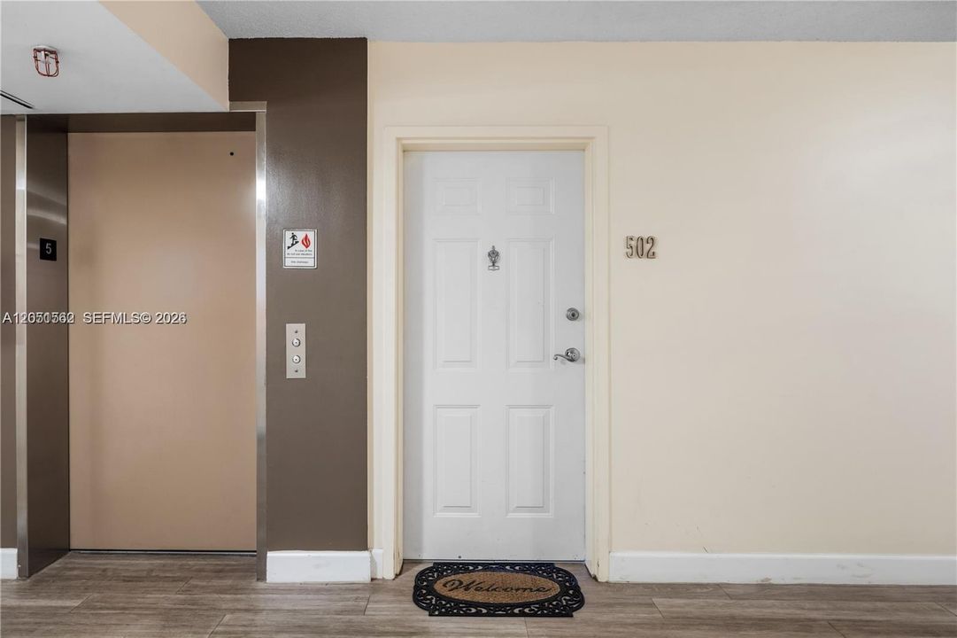 For Sale: $429,000 (1 beds, 2 baths, 1340 Square Feet)