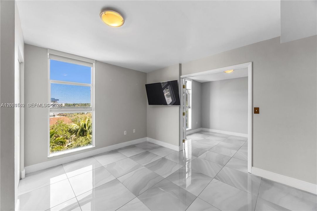 For Sale: $429,000 (1 beds, 2 baths, 1340 Square Feet)