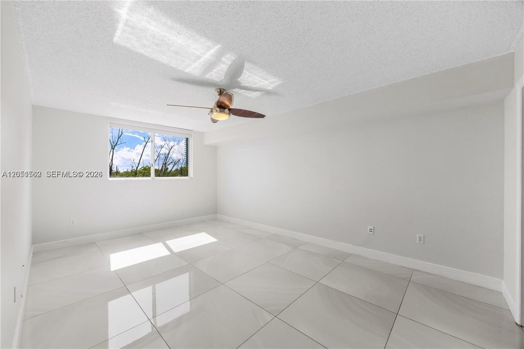 For Sale: $429,000 (1 beds, 2 baths, 1340 Square Feet)