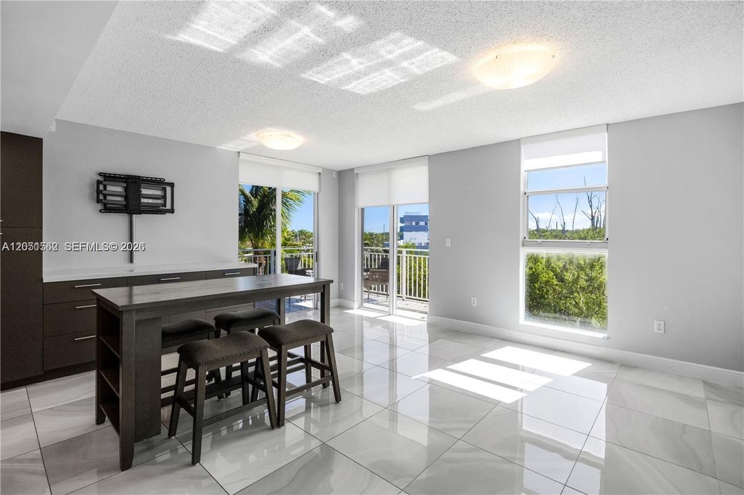 For Sale: $429,000 (1 beds, 2 baths, 1340 Square Feet)