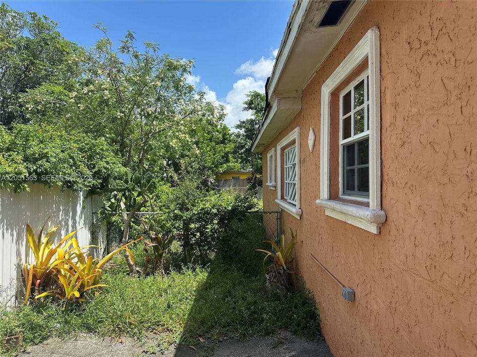 На продажу: $439,000 (3 спален, 2 ванн, 1723 Квадратных фут)