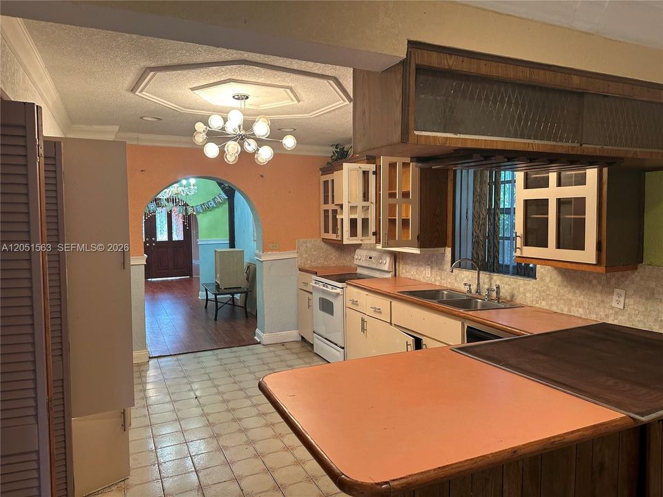 На продажу: $439,000 (3 спален, 2 ванн, 1723 Квадратных фут)