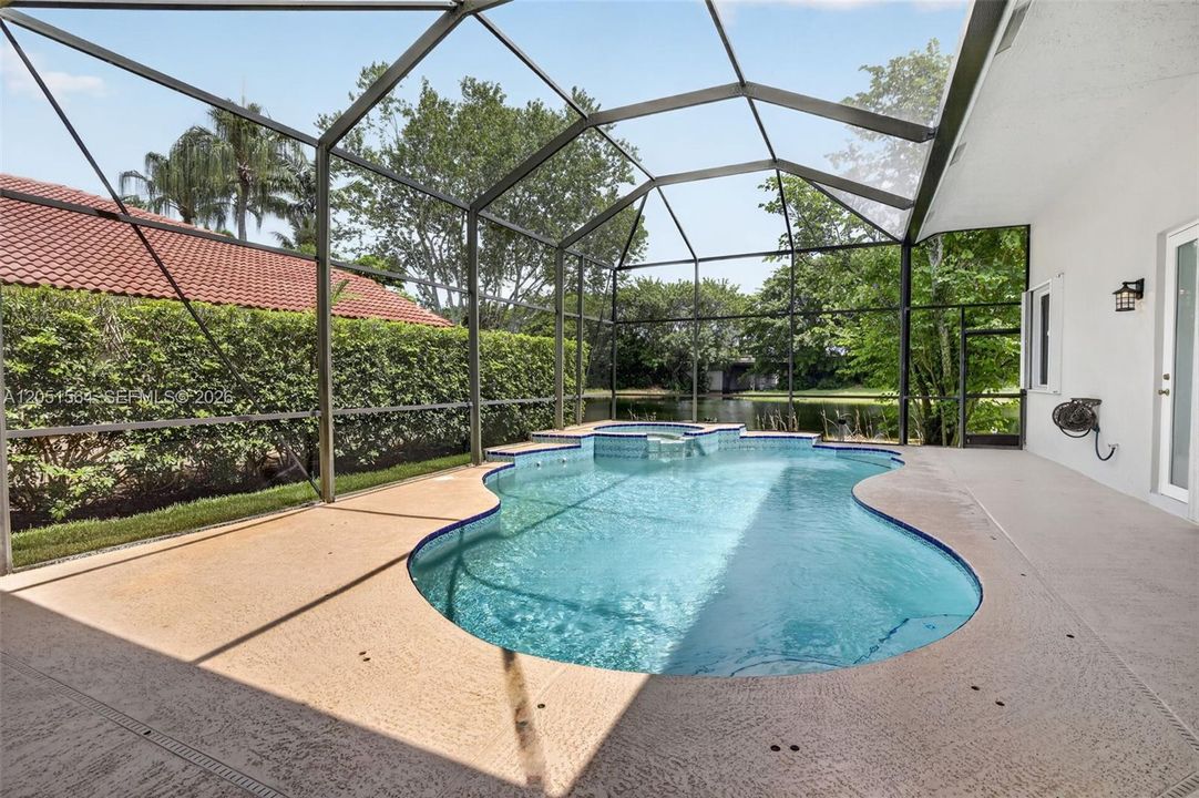Spacious patio with lots of privacy