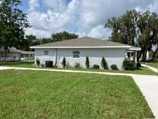 For Rent: $1,600 (3 beds, 2 baths, 1132 Square Feet)