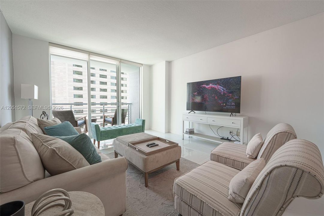 For Rent: $5,000 (2 beds, 2 baths, 1105 Square Feet)