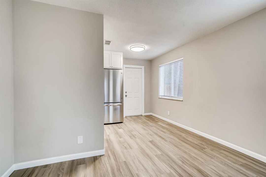 07 Dining Room