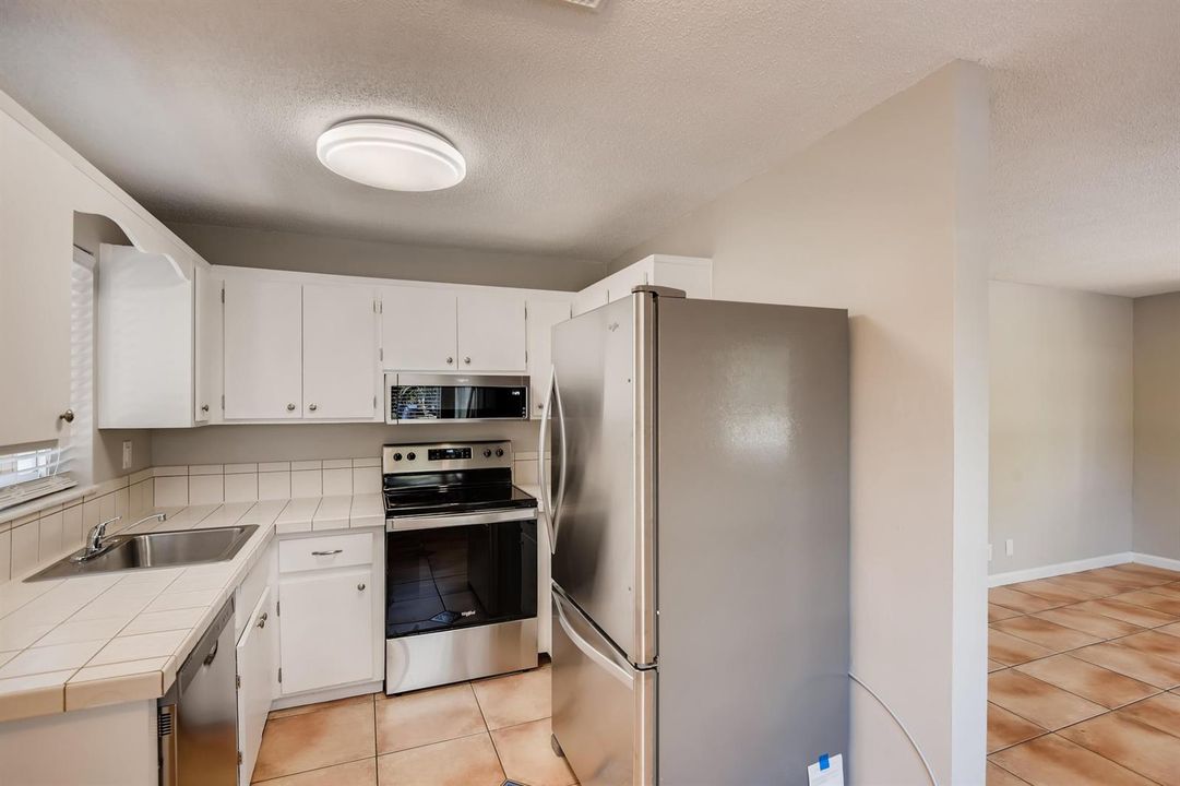 12 Kitchen 1589032751110