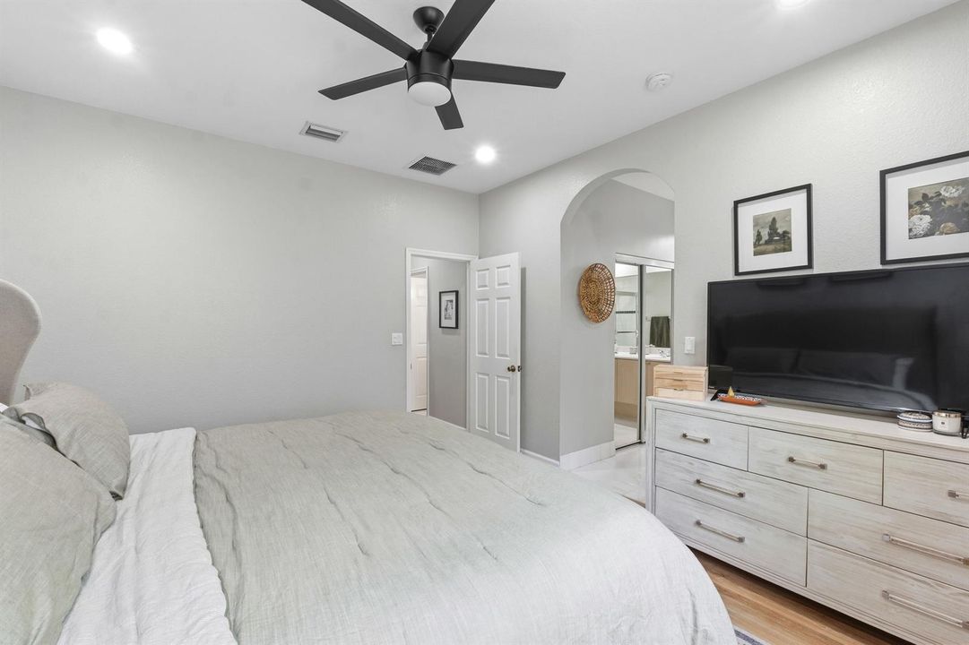 3469 Merrick Ln_017