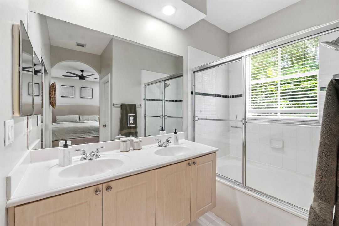 3469 Merrick Ln_019