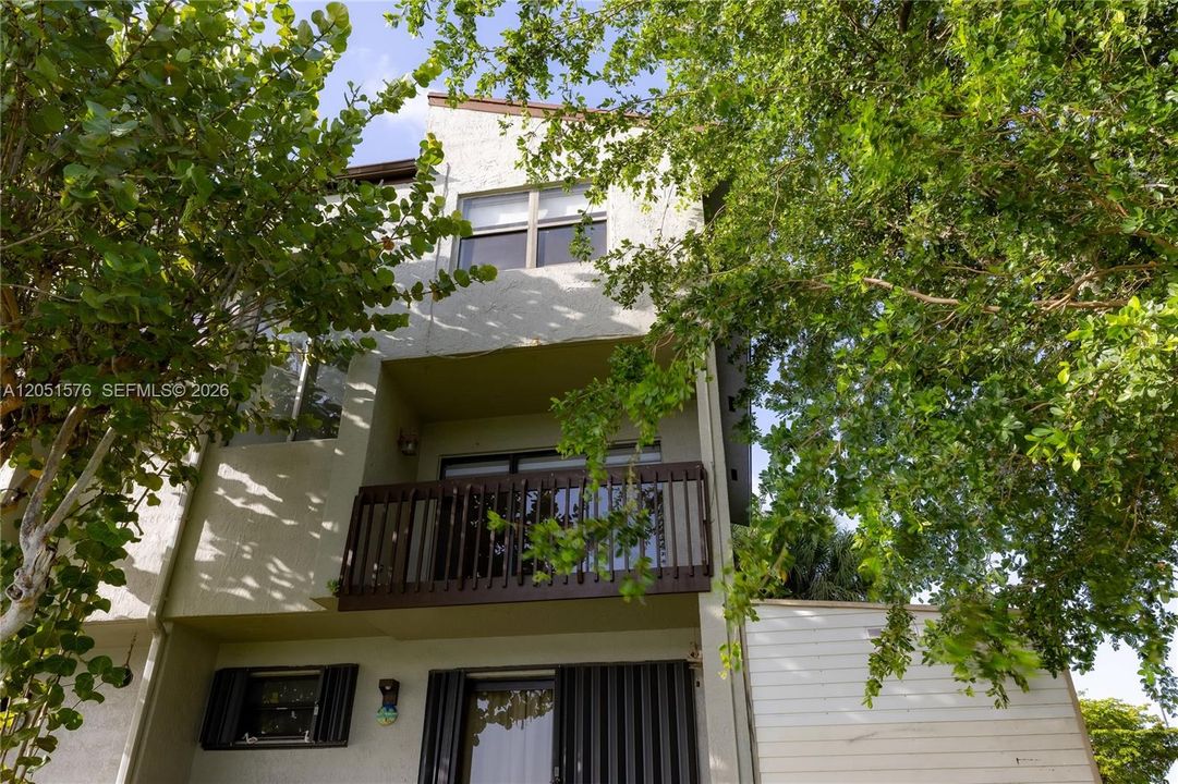 For Sale: $395,900 (2 beds, 2 baths, 1520 Square Feet)