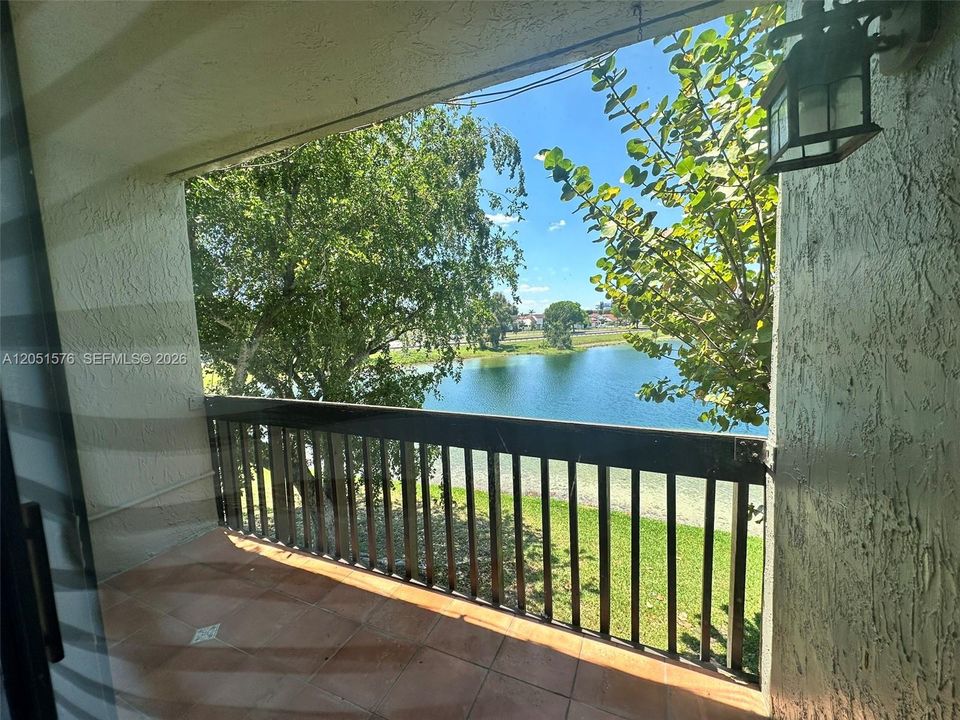 For Sale: $395,900 (2 beds, 2 baths, 1520 Square Feet)