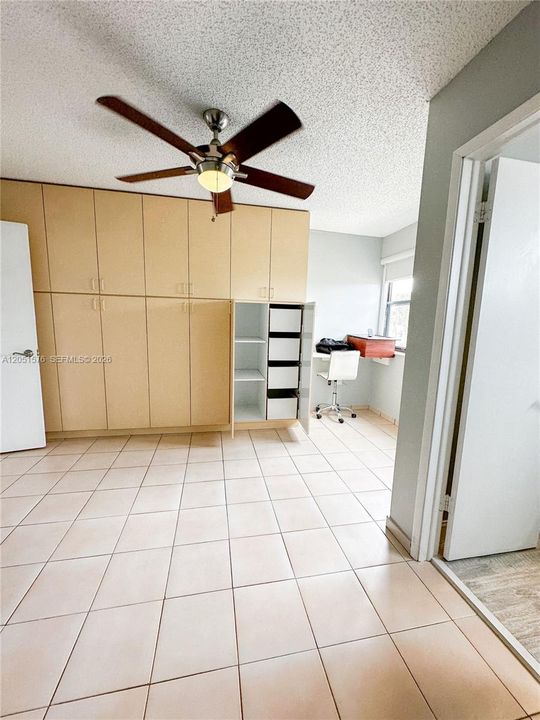 For Sale: $395,900 (2 beds, 2 baths, 1520 Square Feet)