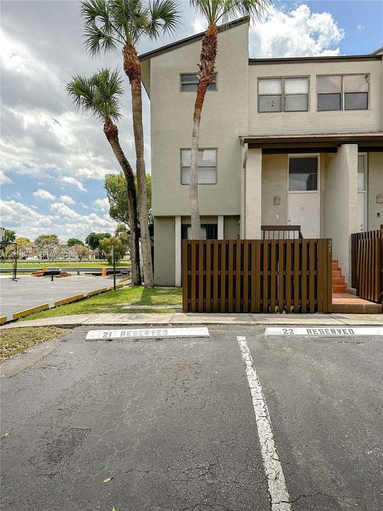 For Sale: $395,900 (2 beds, 2 baths, 1520 Square Feet)