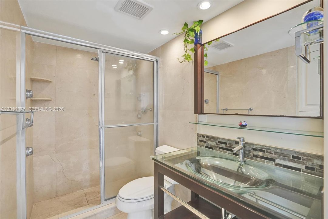For Rent: $3,950 (2 beds, 2 baths, 1050 Square Feet)