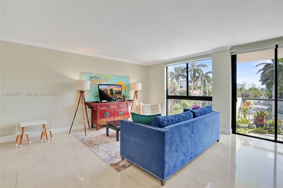 For Rent: $3,950 (2 beds, 2 baths, 1050 Square Feet)