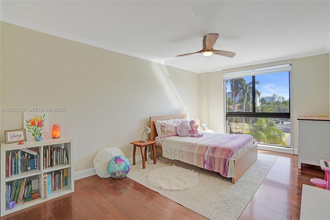 For Rent: $3,950 (2 beds, 2 baths, 1050 Square Feet)