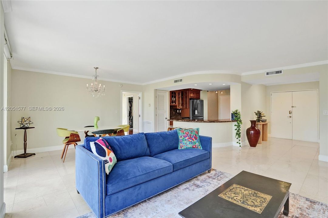 For Rent: $3,950 (2 beds, 2 baths, 1050 Square Feet)
