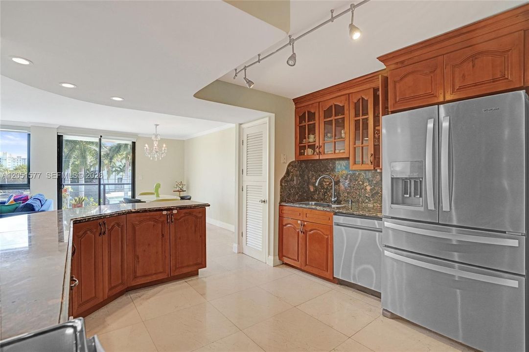 For Rent: $3,950 (2 beds, 2 baths, 1050 Square Feet)