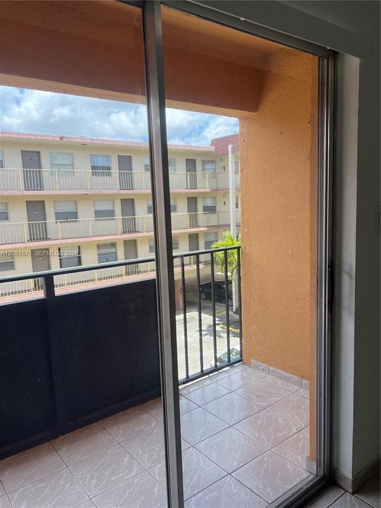 В аренду: $1,800 (1 спален, 1 ванн, 610 Квадратных фут)