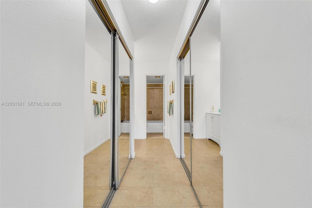 На продажу: $299,000 (1 спален, 1 ванн, 1290 Квадратных фут)