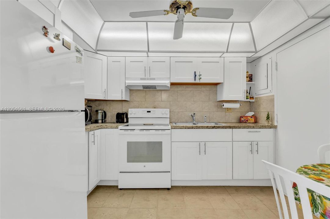 На продажу: $299,000 (1 спален, 1 ванн, 1290 Квадратных фут)