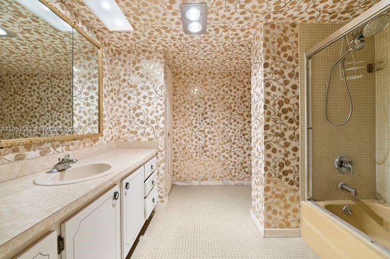 En Venta: $469,000 (1 camas, 1 baños, 1450 Pies cuadrados)