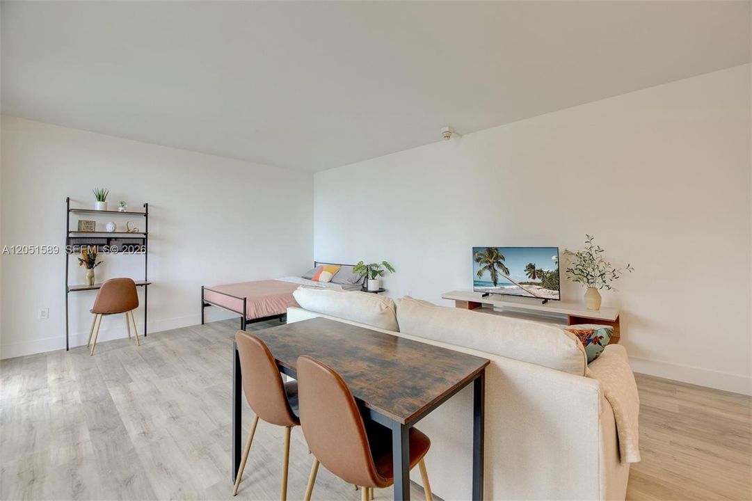 En Venta: $240,000 (0 camas, 1 baños, 470 Pies cuadrados)