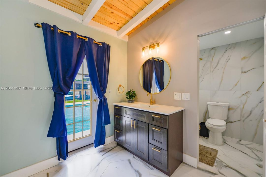 For Sale: $990,000 (3 beds, 3 baths, 1716 Square Feet)