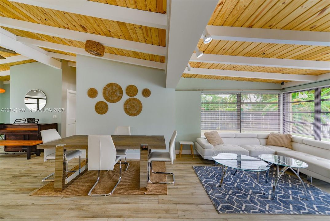 For Sale: $990,000 (3 beds, 3 baths, 1716 Square Feet)
