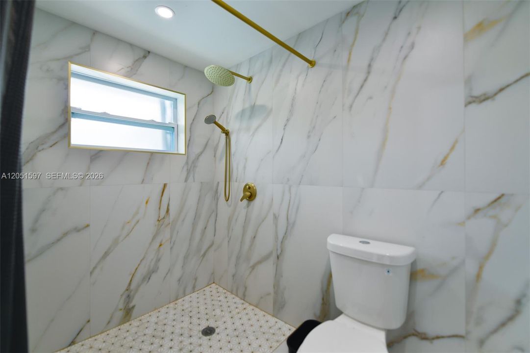 For Sale: $990,000 (3 beds, 3 baths, 1716 Square Feet)